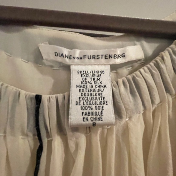 Balloon sleeve bow blouse - Picture 3 of 4